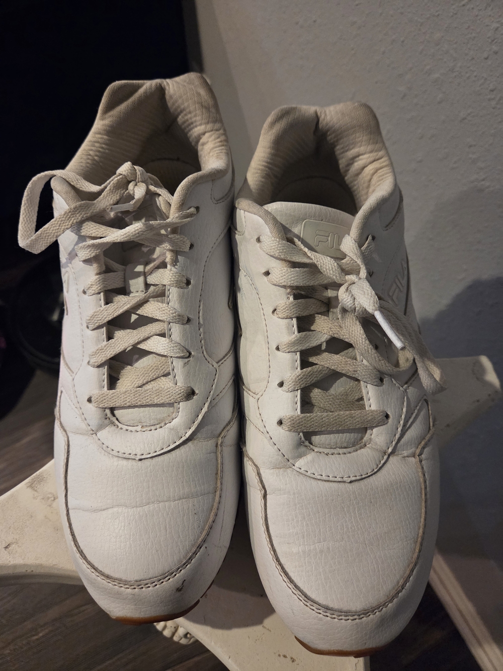Fila Men’s Off-White Leather Low-Top Sneakers